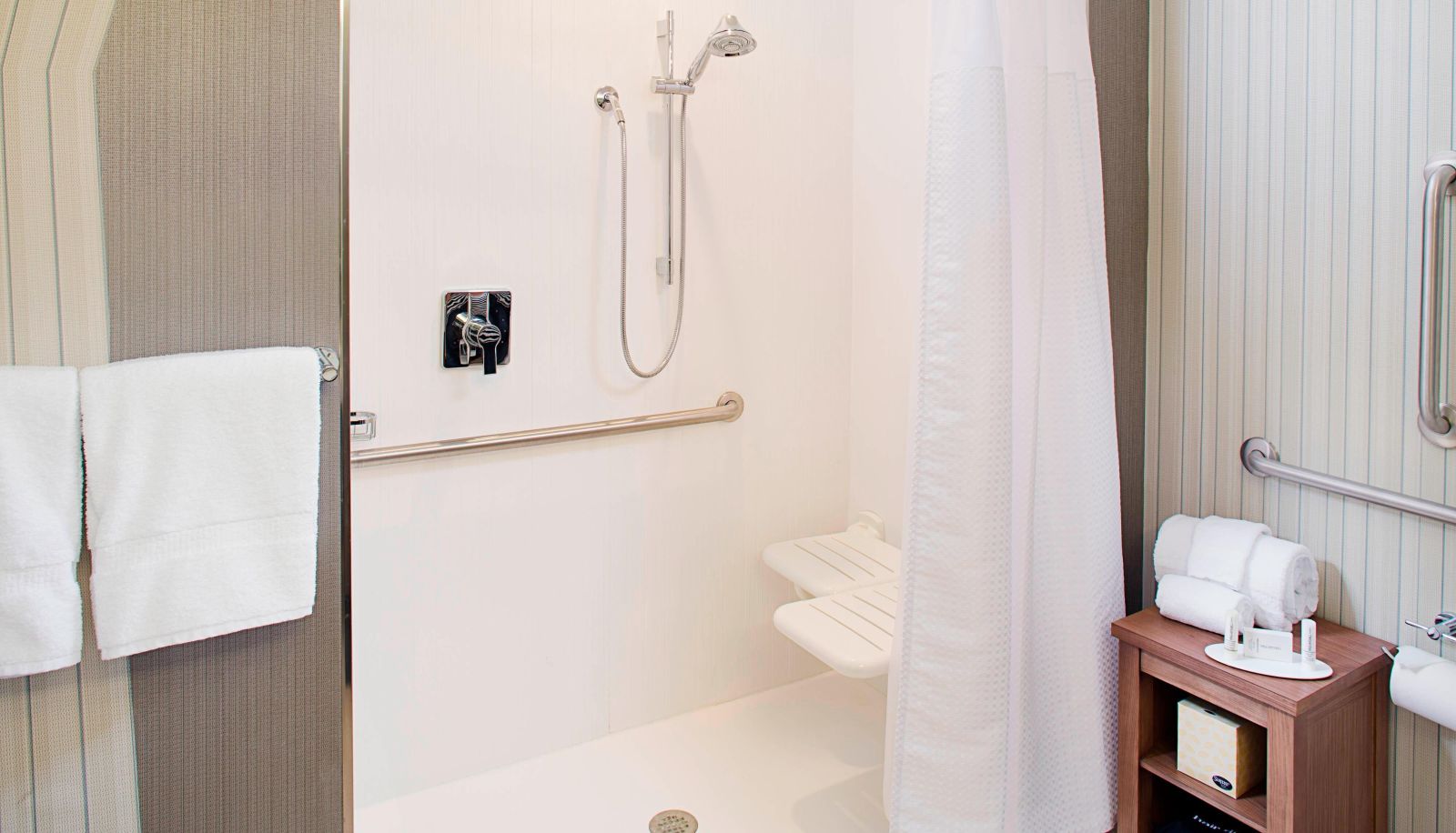 Zimmer - Courtyard by Marriott Dallas Carrollton and Carrollton Conference Center