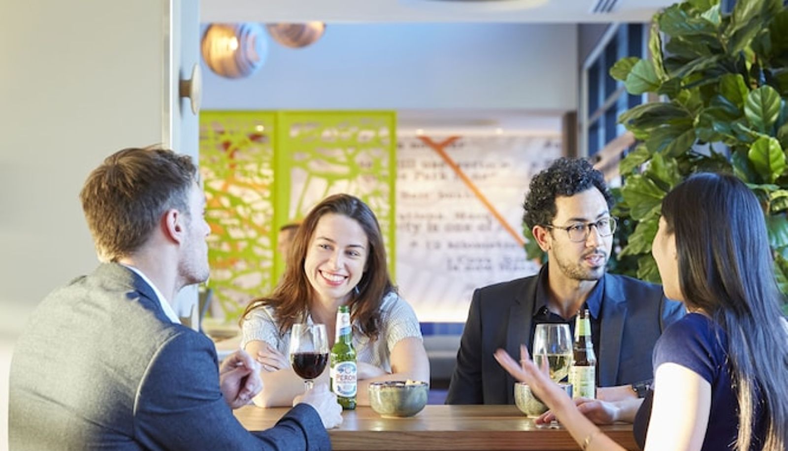 Recepcja - Holiday Inn Express SYDNEY MACQUARIE PARK by IHG