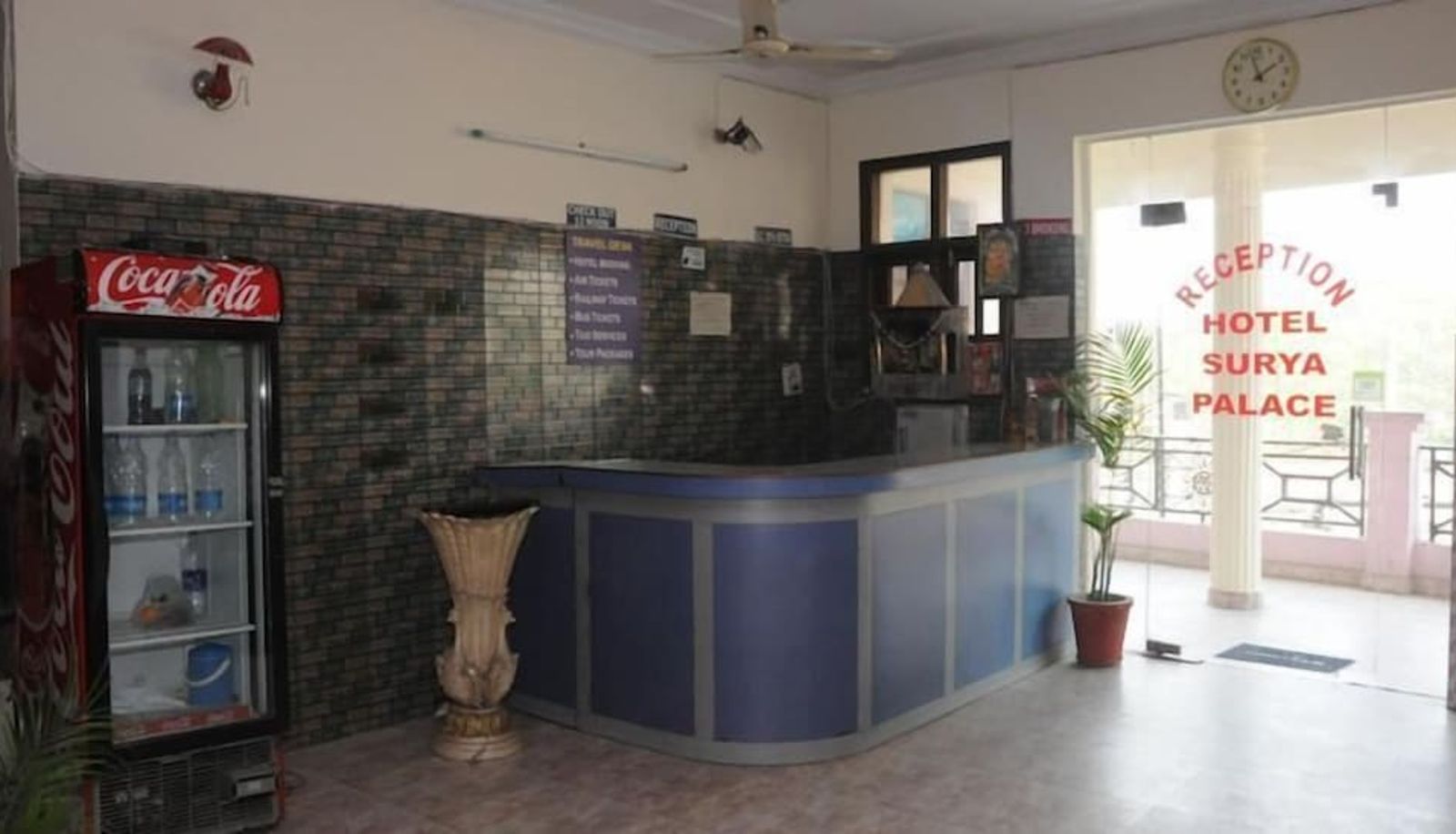 Hall - Hotel Surya Palace