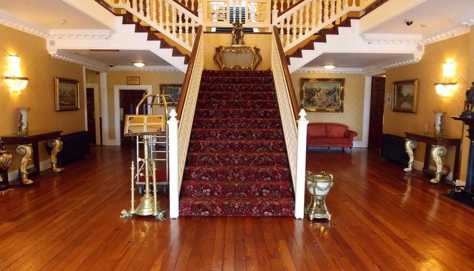 Hall - Citywest Hotel And Golf Rsrt