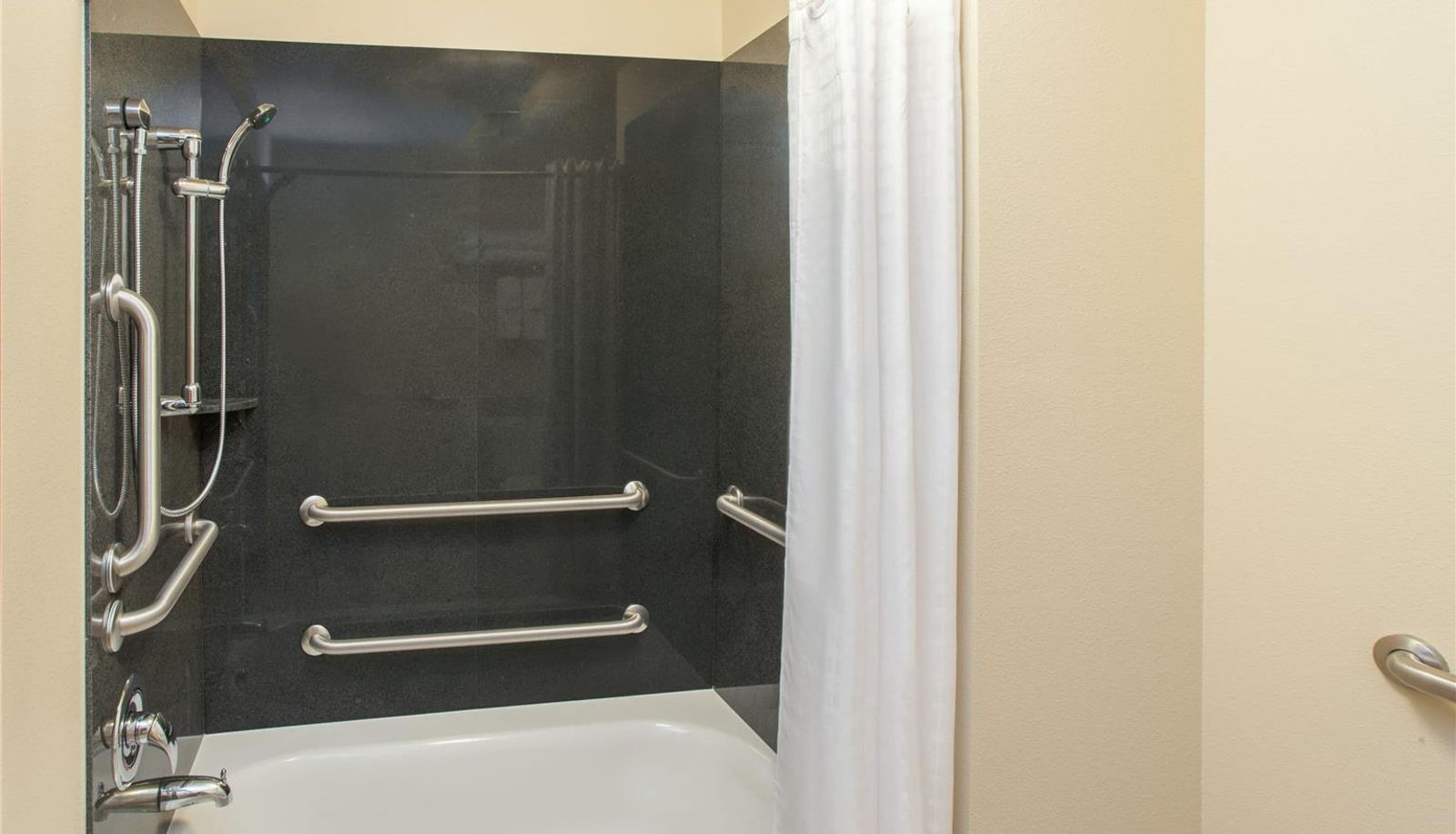 Zimmer - Baymont by Wyndham Grand Forks