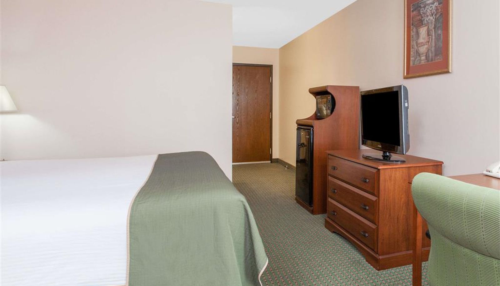 Room - Days Inn & Suites by Wyndham Mt Pleasant