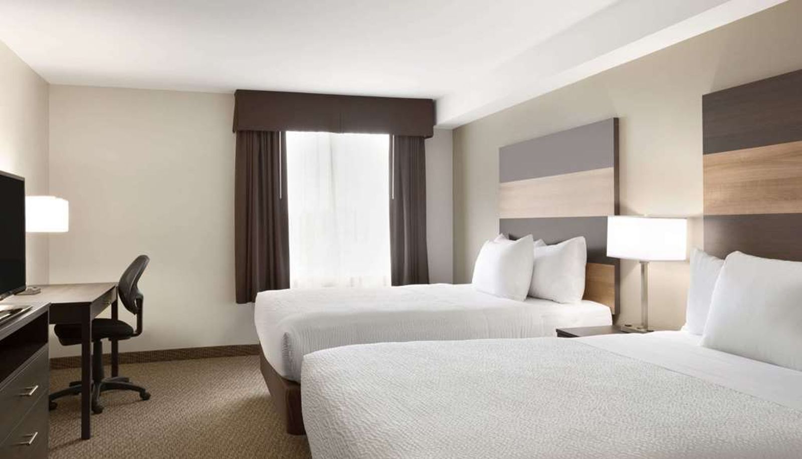 Room - Days Inn & Suites by Wyndham Lindsay
