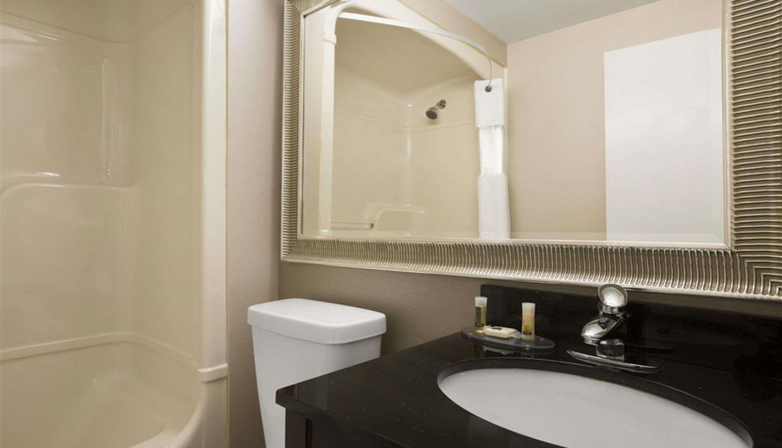 Room - Days Inn by Wyndham Stouffville