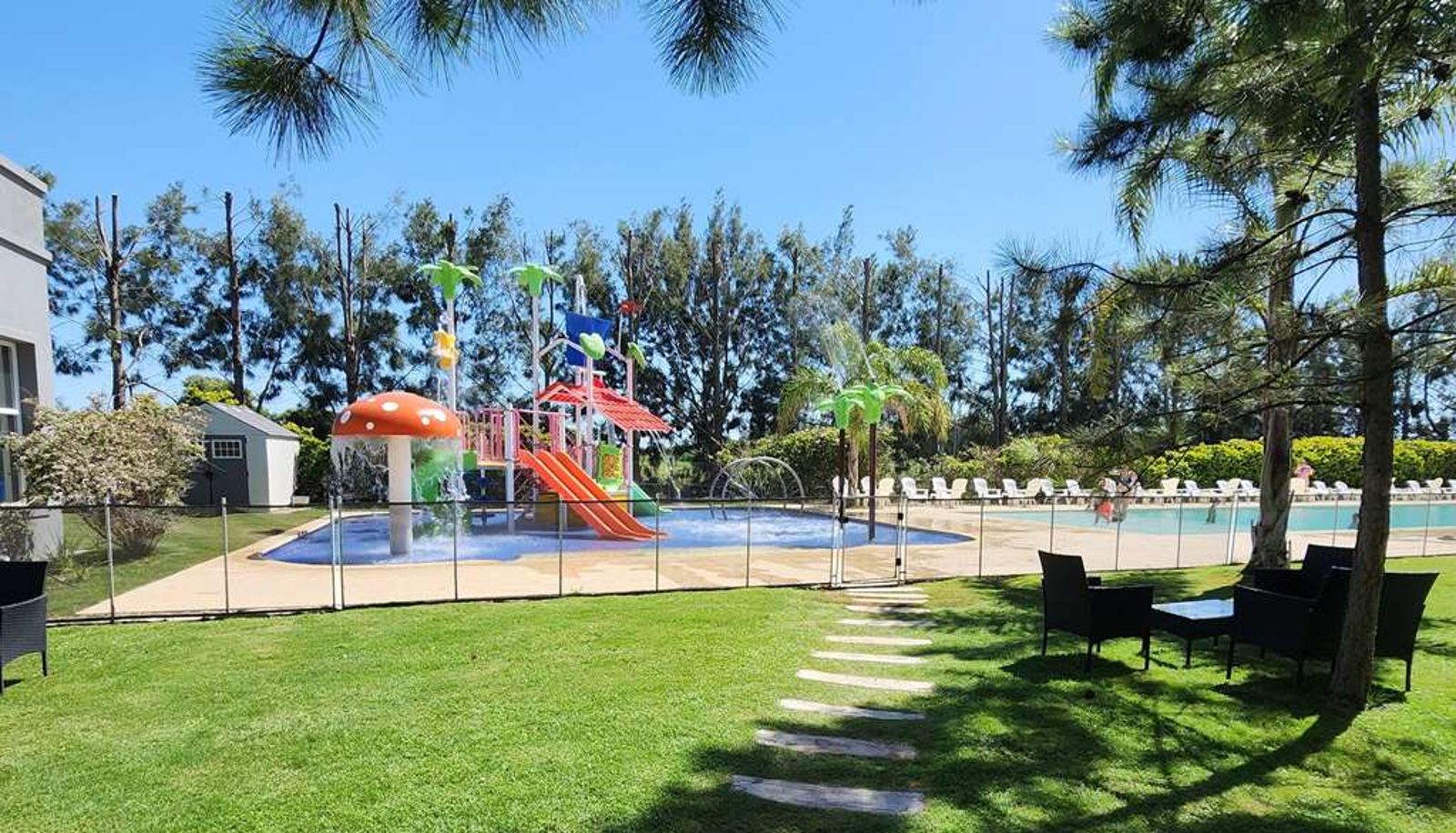 Vista interna - Howard Johnson by Wyndham Funes