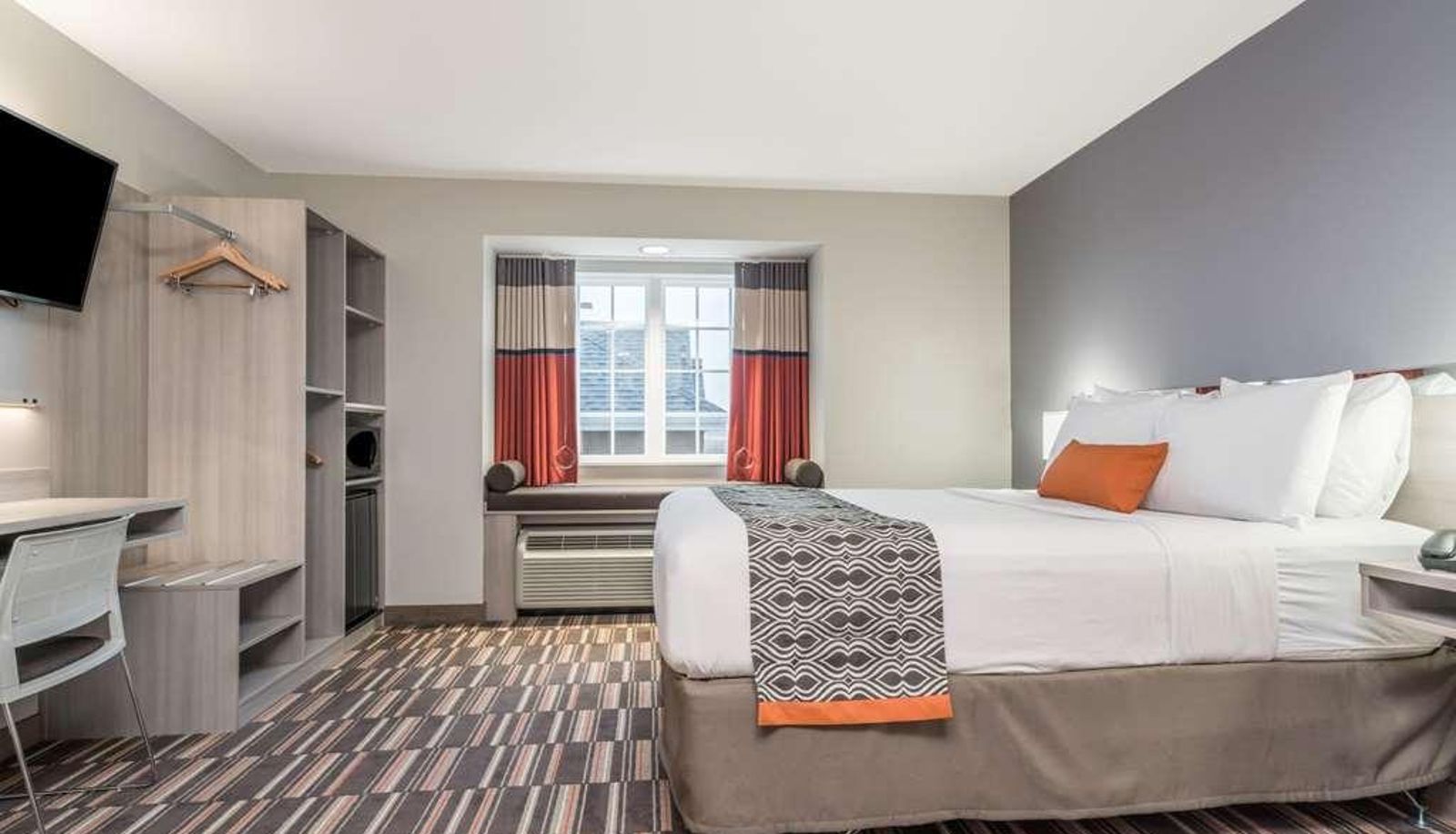 Standard room (double) - Spark by Hilton Rochester South