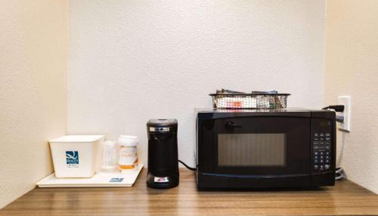 Room - Quality Suites Houston Hobby Airport