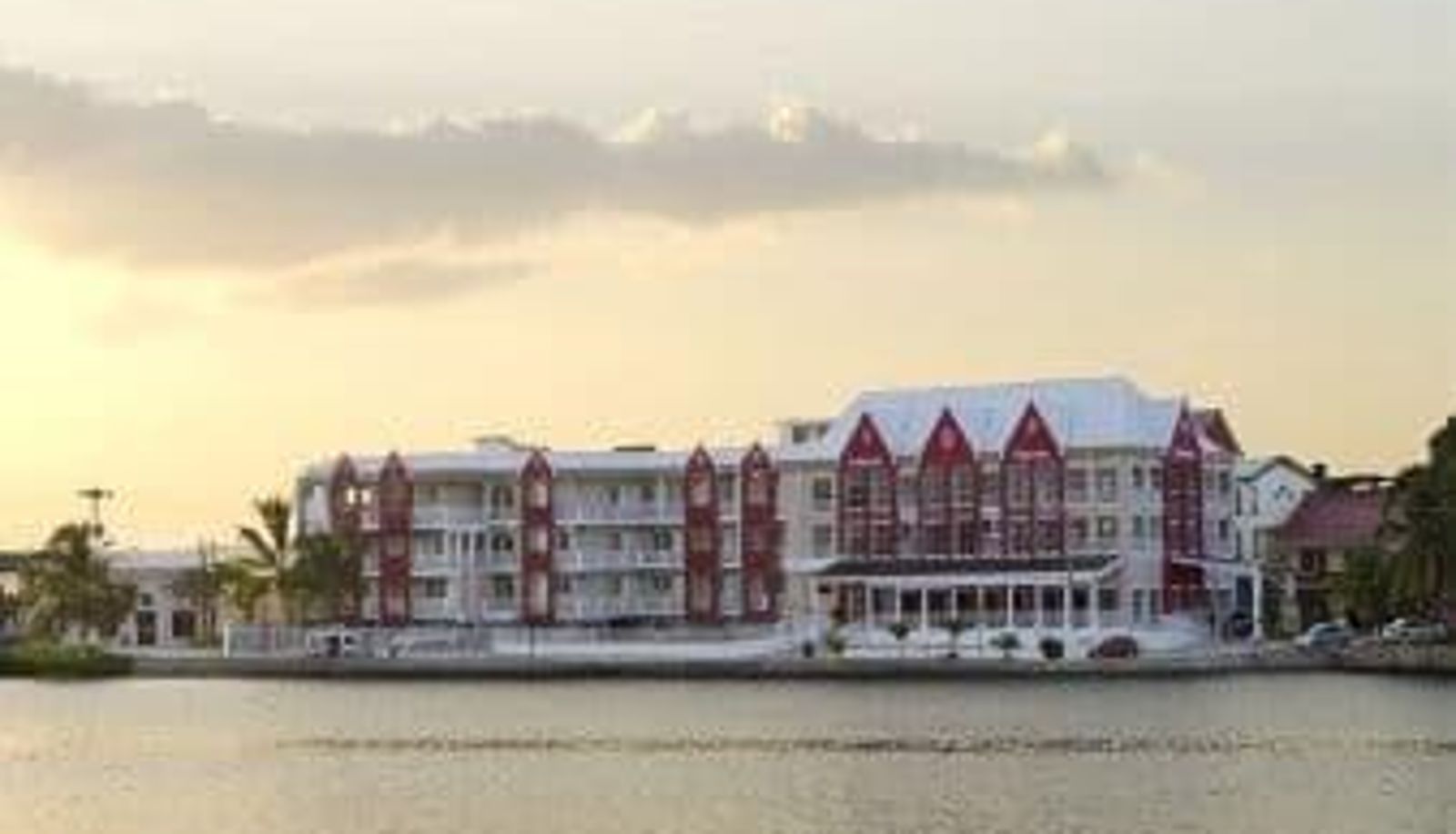 Exterior view - Ramada by Wyndham Tikal Isla de Flores