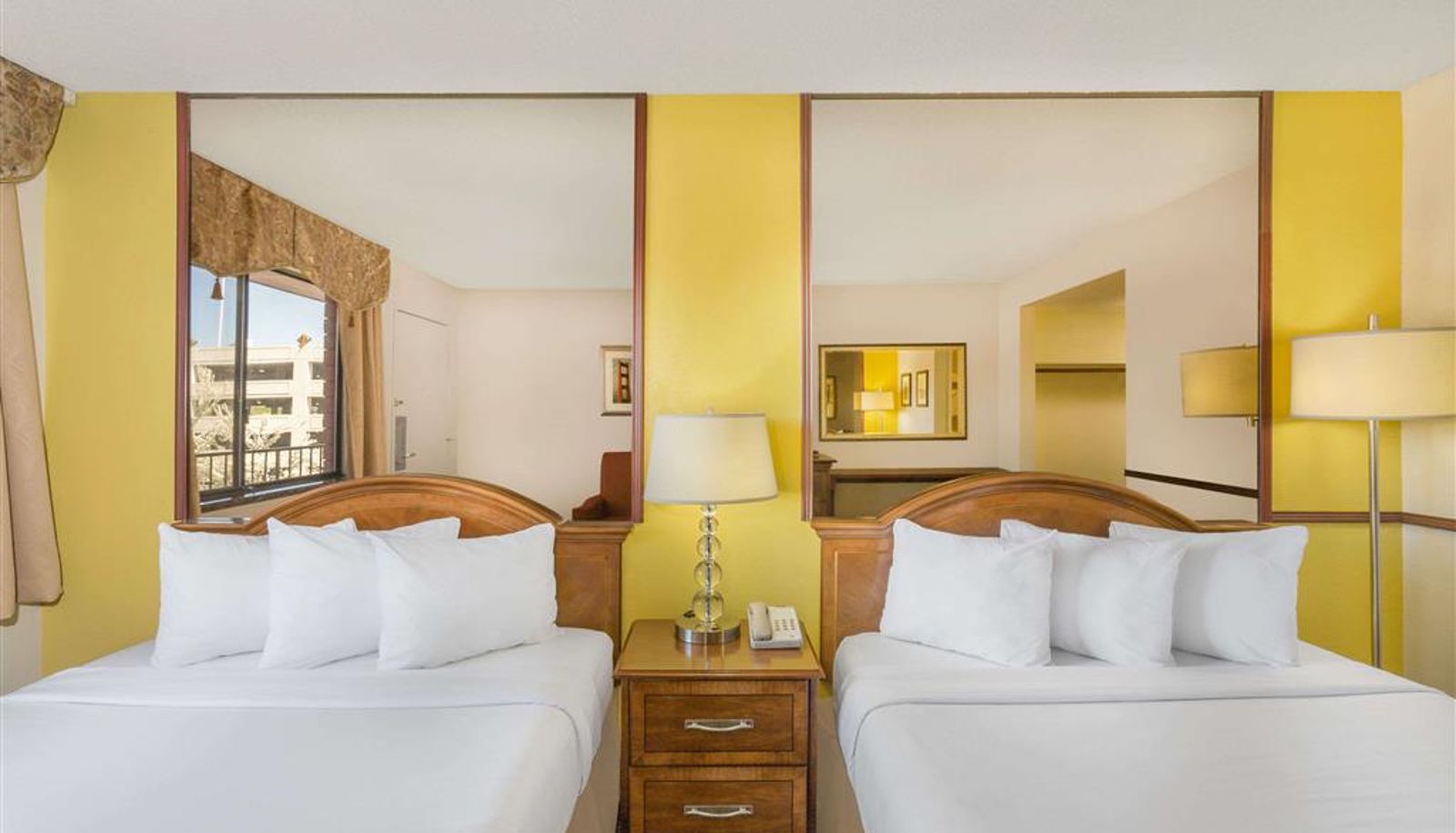 Zimmer - Travelodge by Wyndham Reno Downtown