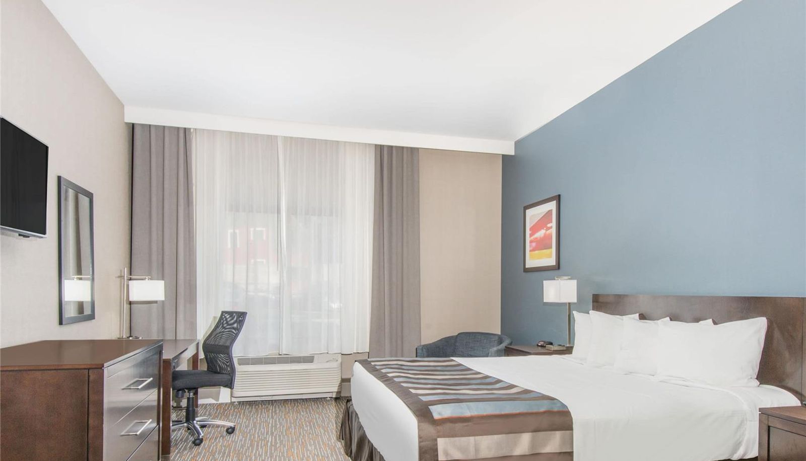 Zimmer - Wingate by Wyndham Niagara Falls
