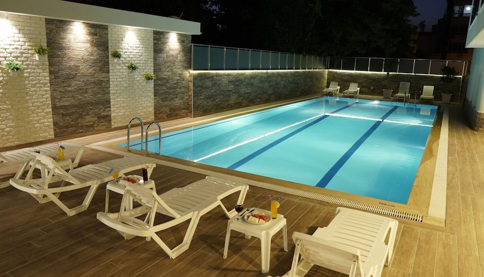 Piscina - Othello Hotel