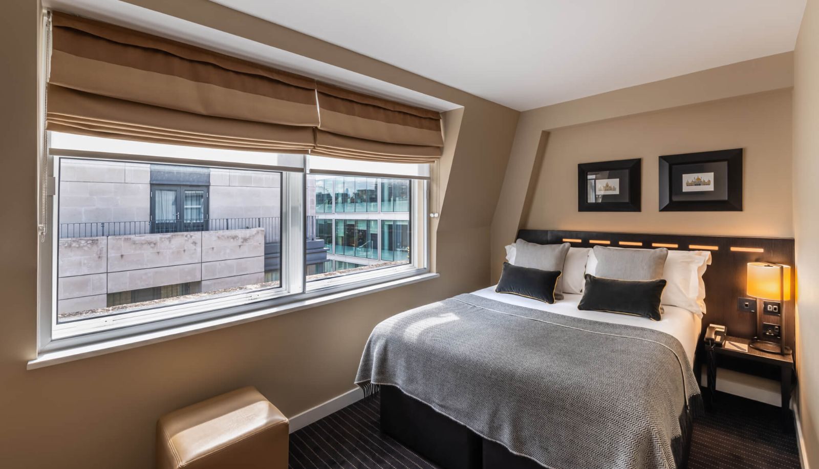 Zimmer - The Resident Victoria