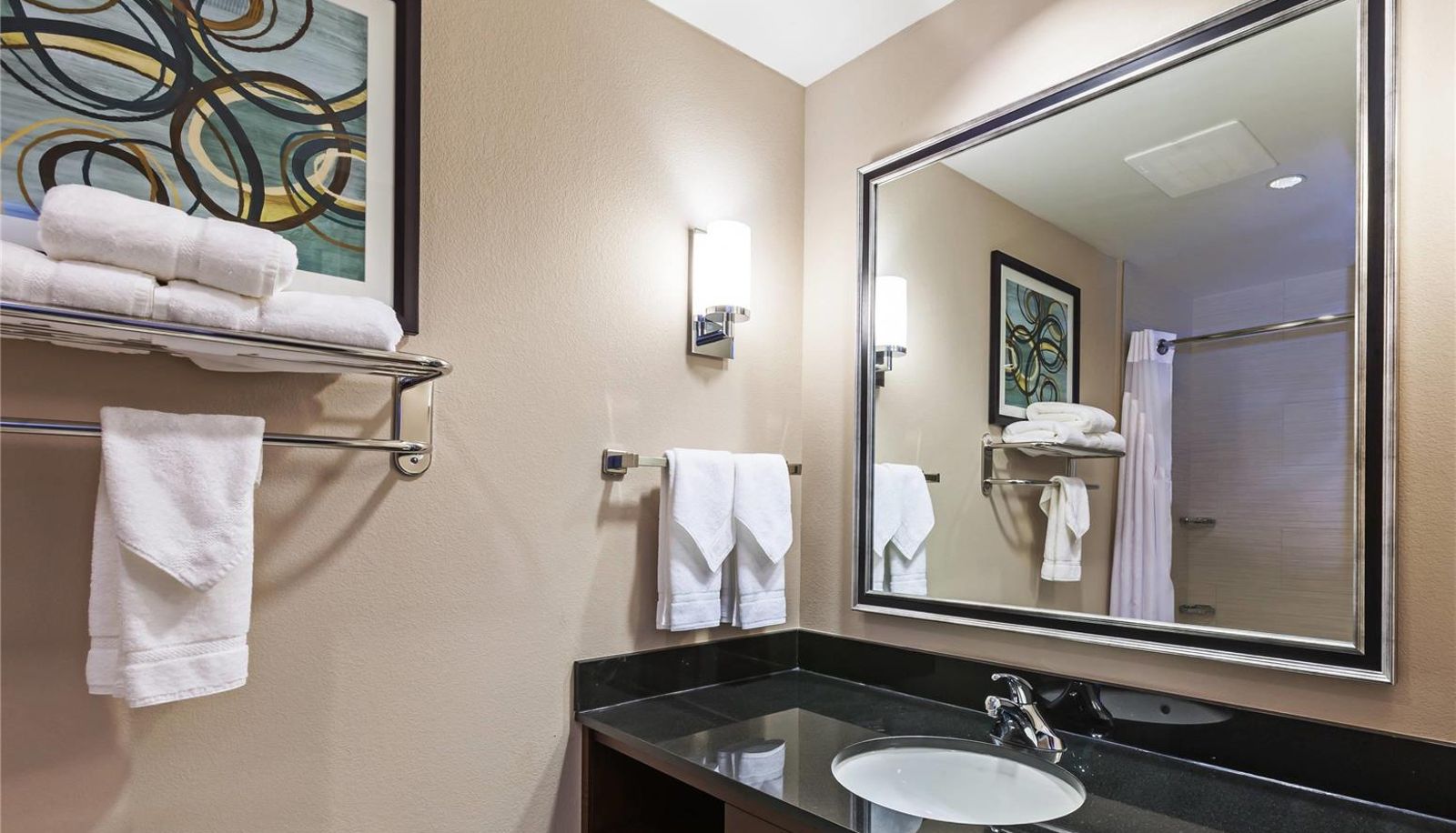 Room - Clarion Hotel The Colony - Plano West