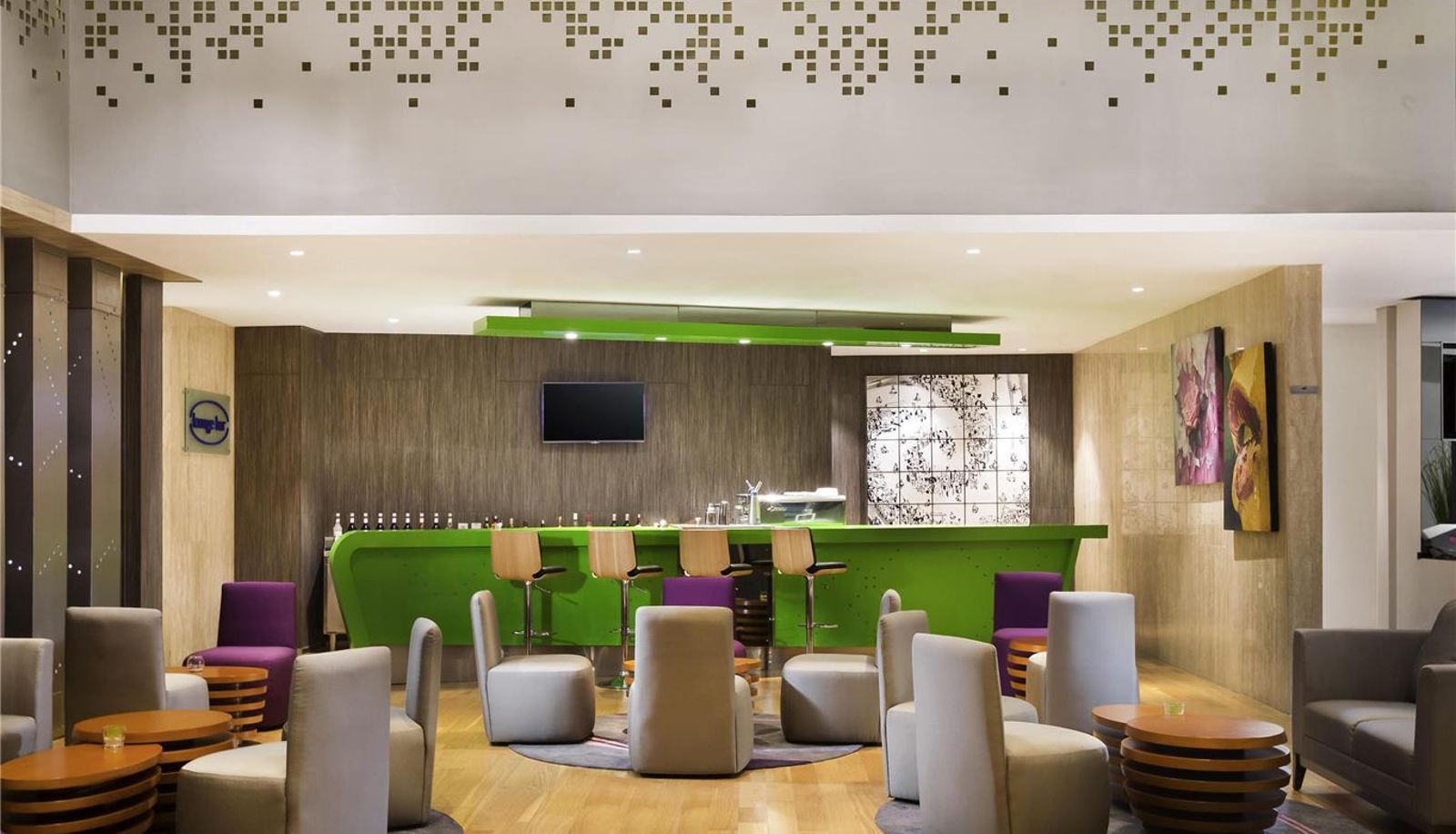 Bar - Novotel Makassar Grand Shayla