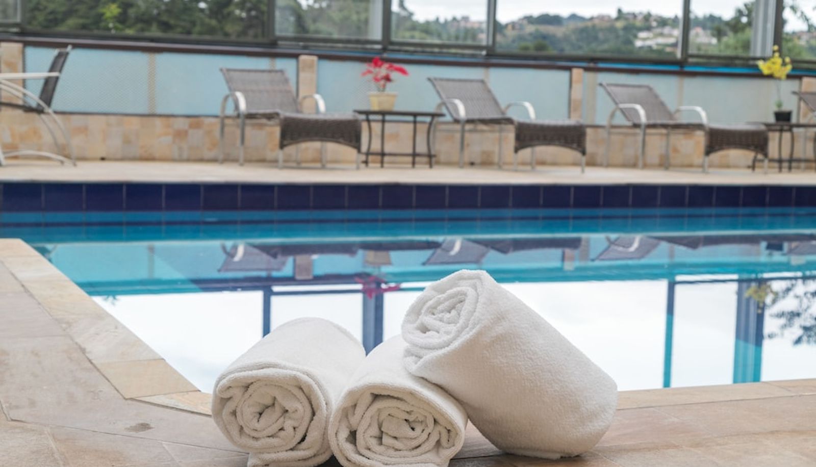 Piscina - Hotel Leão da Montanha