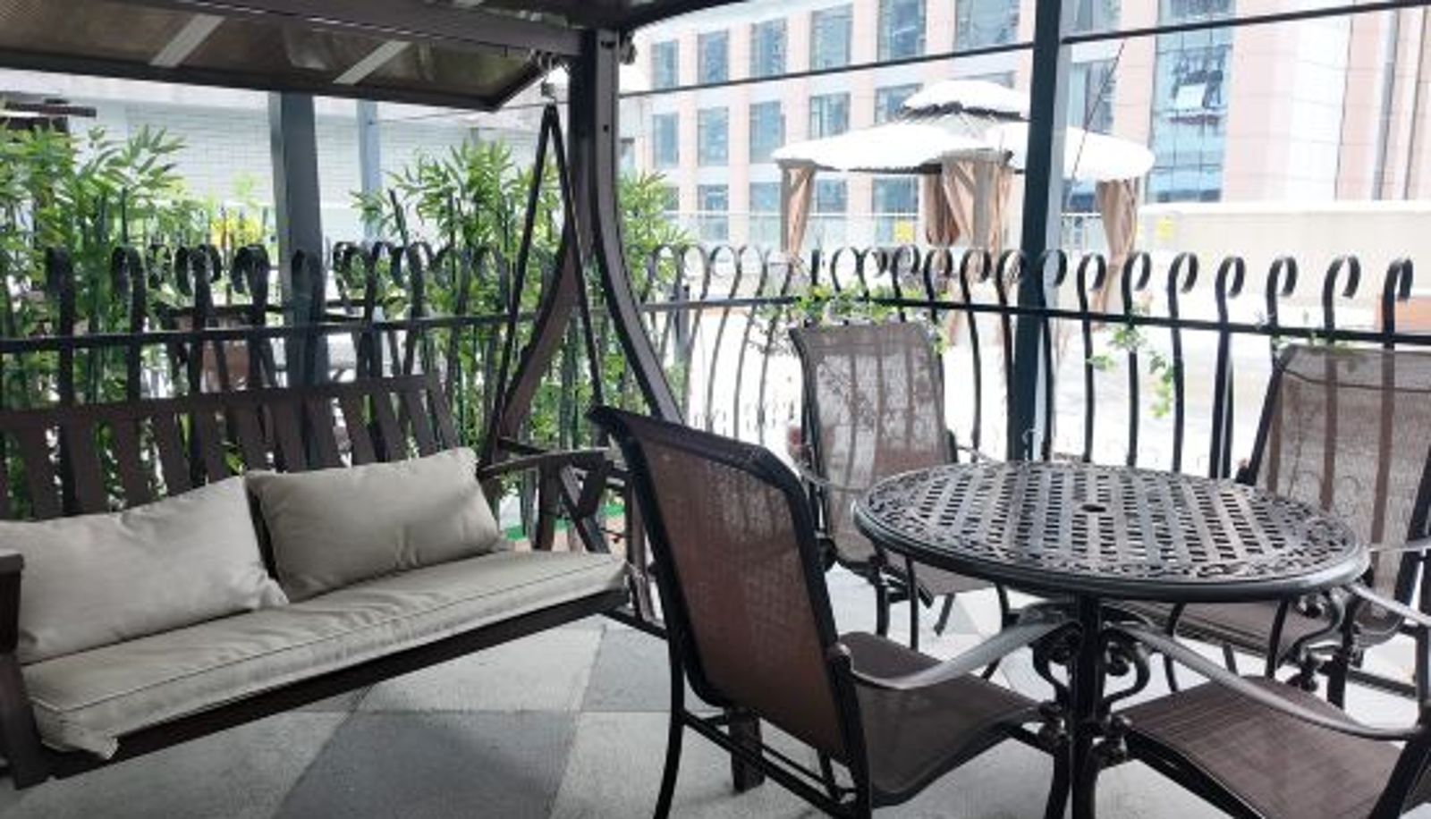 Room - Love Song Hotel