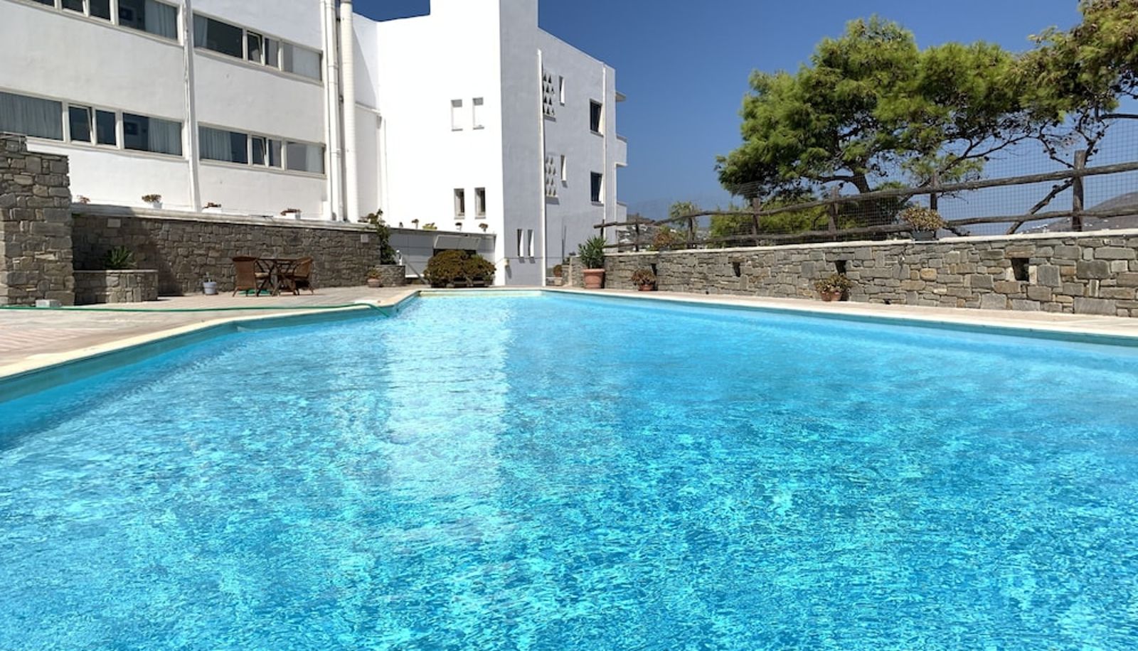 Zwembad - Pandrossos Hotel