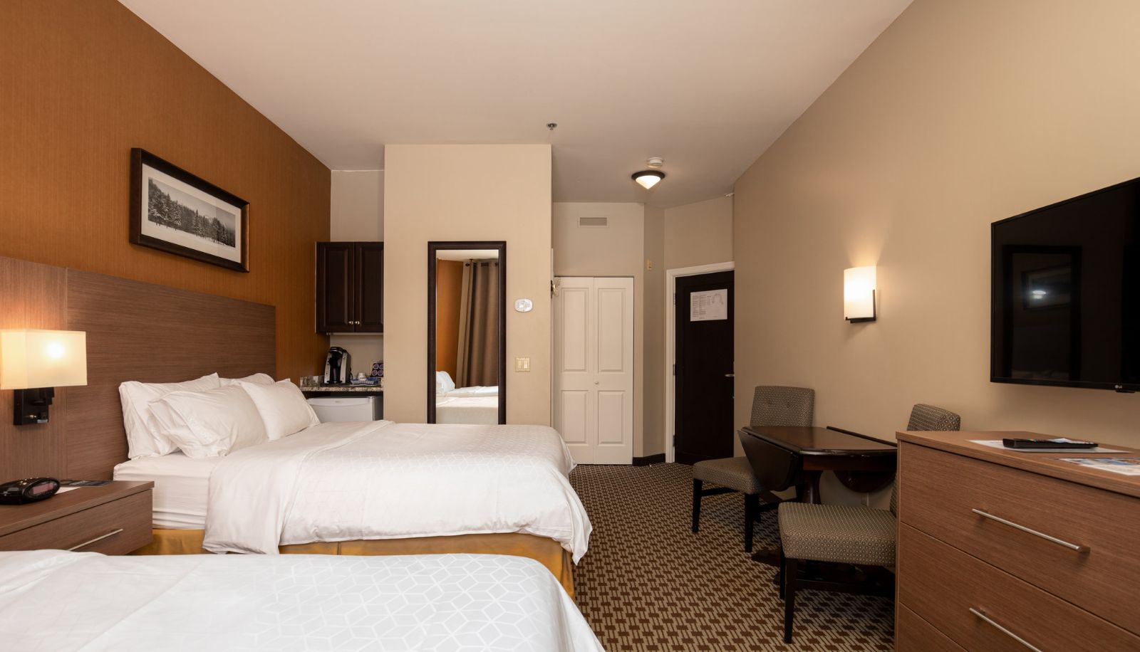 Room - Holiday Inn Express & Suites TREMBLANT by IHG