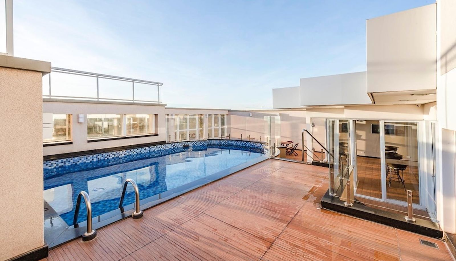 Pool - Serata Hotel