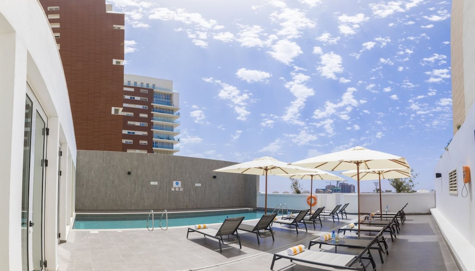 Zwembad - Holiday Inn ALGIERS - CHERAGA TOWER by IHG