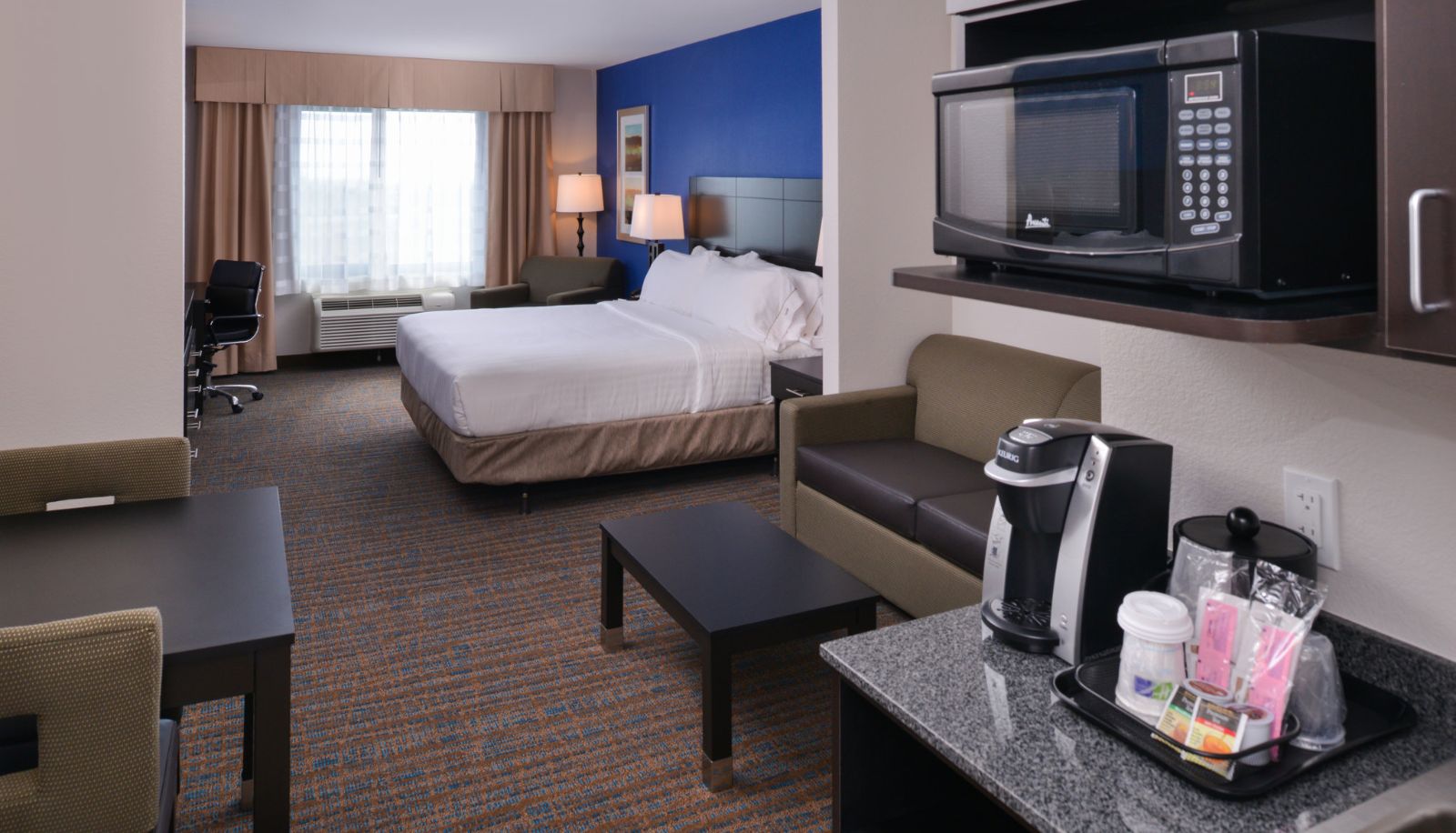 Zimmer - Holiday Inn Express & Suites BAKERSFIELD AIRPORT by IHG