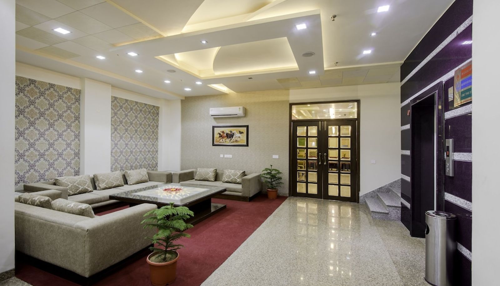 Hall - Hotel Yash Regency
