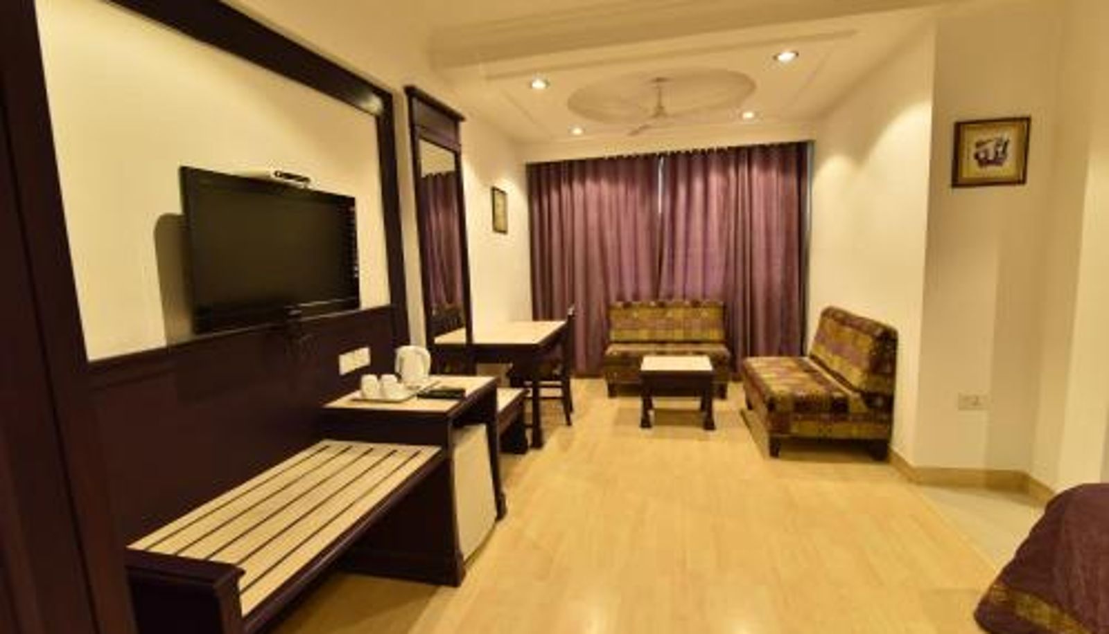 Room - Hotel Niky International