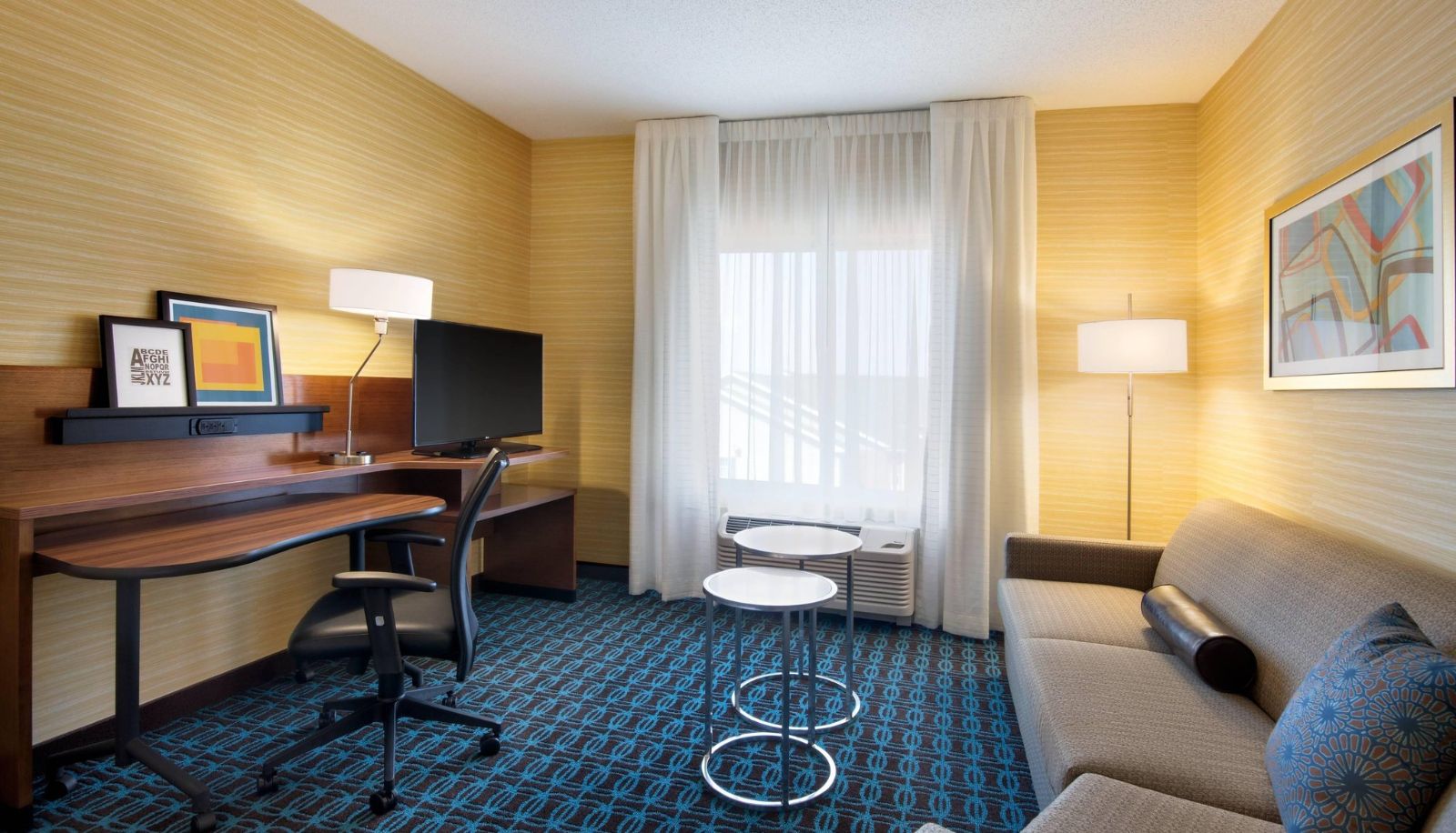 Room - Fairfield Inn and Suites by Marriott Lancaster East at The Outlets