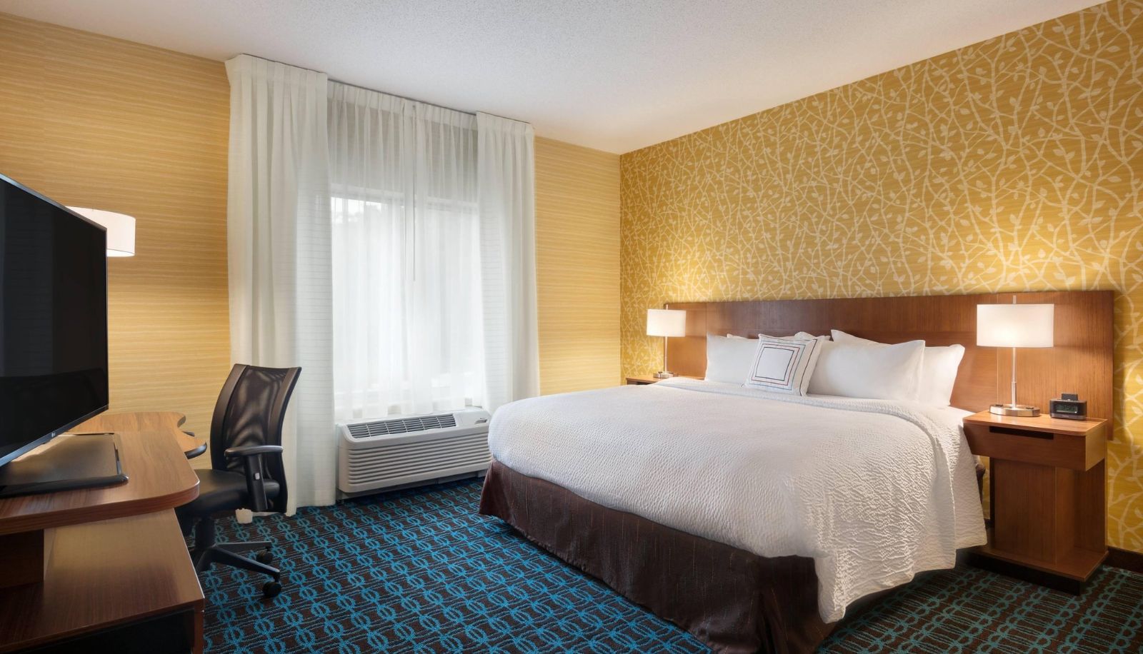 Room - Fairfield Inn and Suites by Marriott Lancaster East at The Outlets