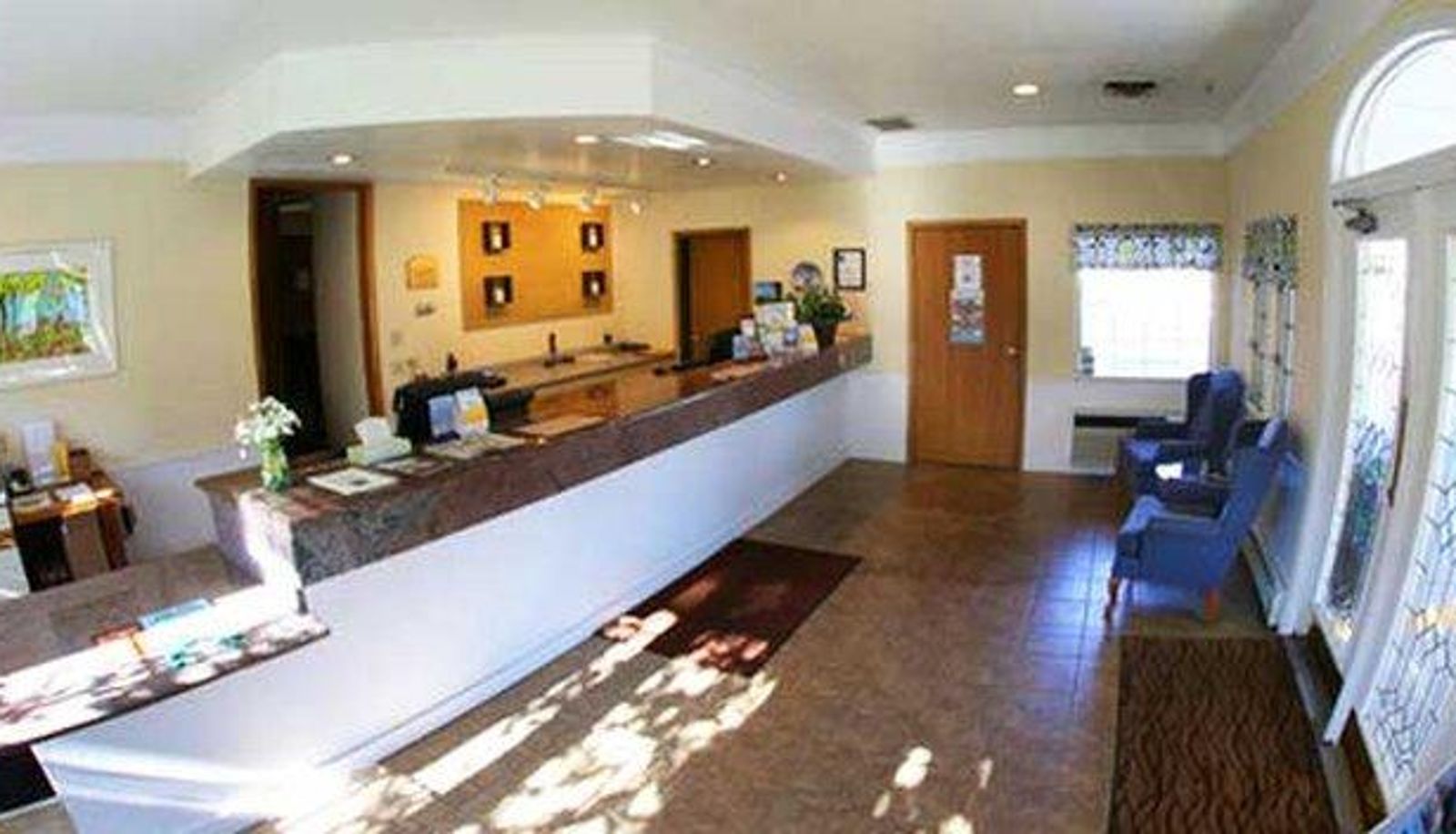 Hal - Breakers Resort  Beachside