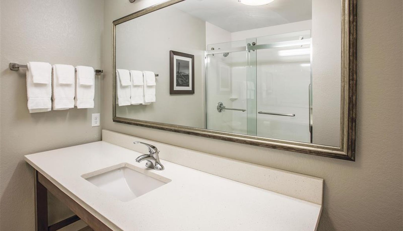 Zimmer - La Quinta Inn & Suites by Wyndham Duluth