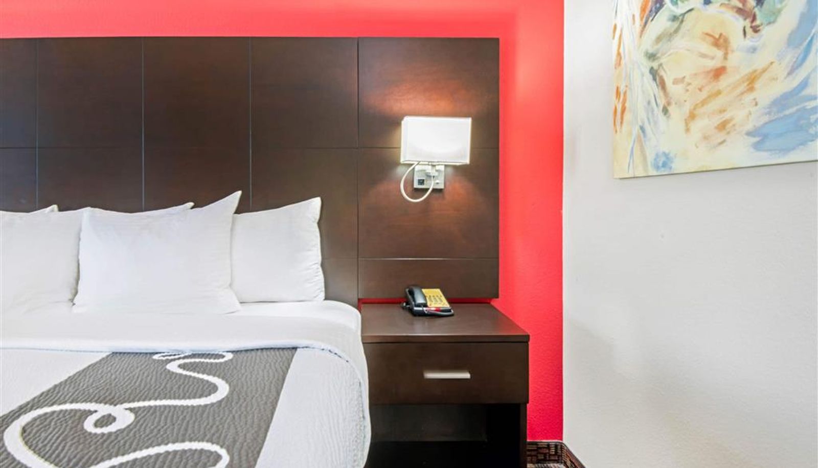 Camera - La Quinta Inn & Suites by Wyndham Elk City