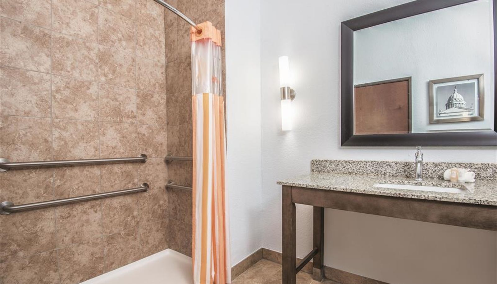 Zimmer - La Quinta Inn & Suites by Wyndham Guthrie