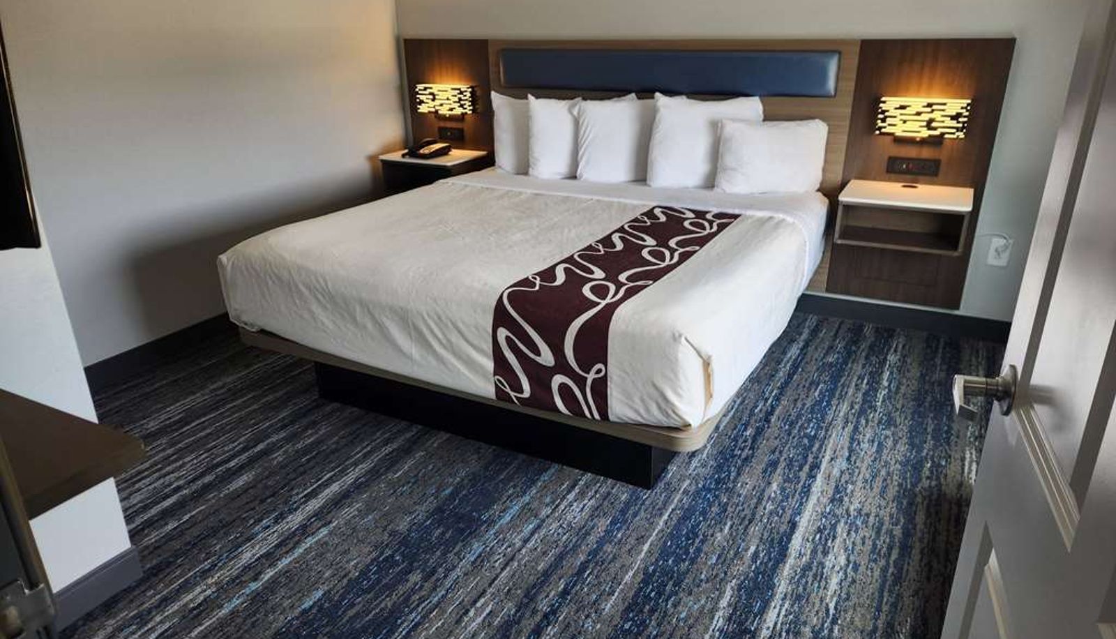 Zimmer - La Quinta Inn & Suites by Wyndham Warner Robins - Robins AFB