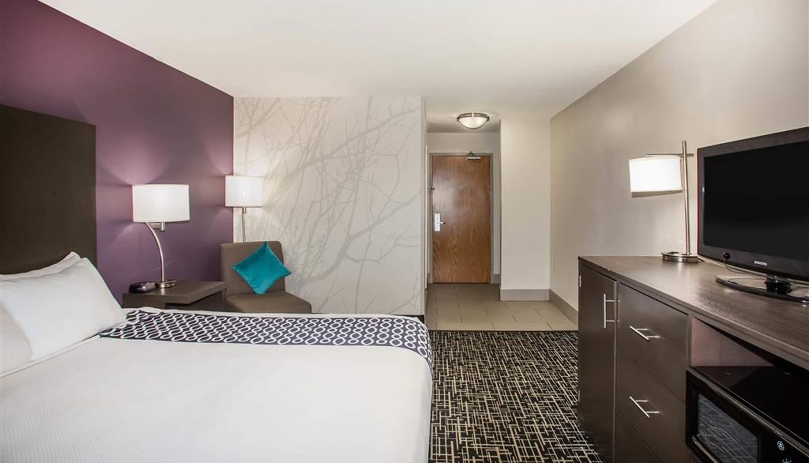 Camera - La Quinta Inn & Suites by Wyndham Pontoon Beach