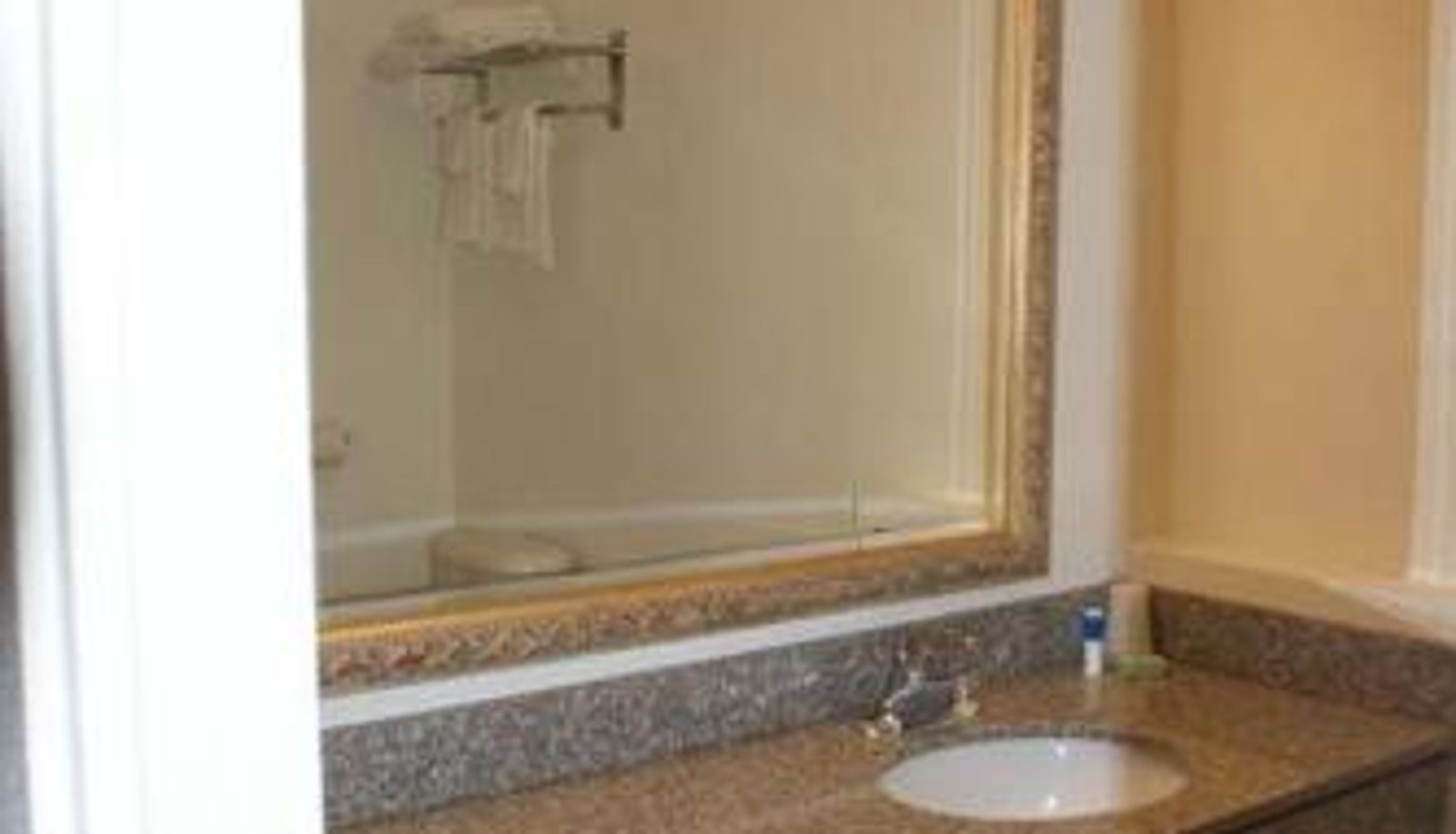 Info - HWY Express Inn and Suites
