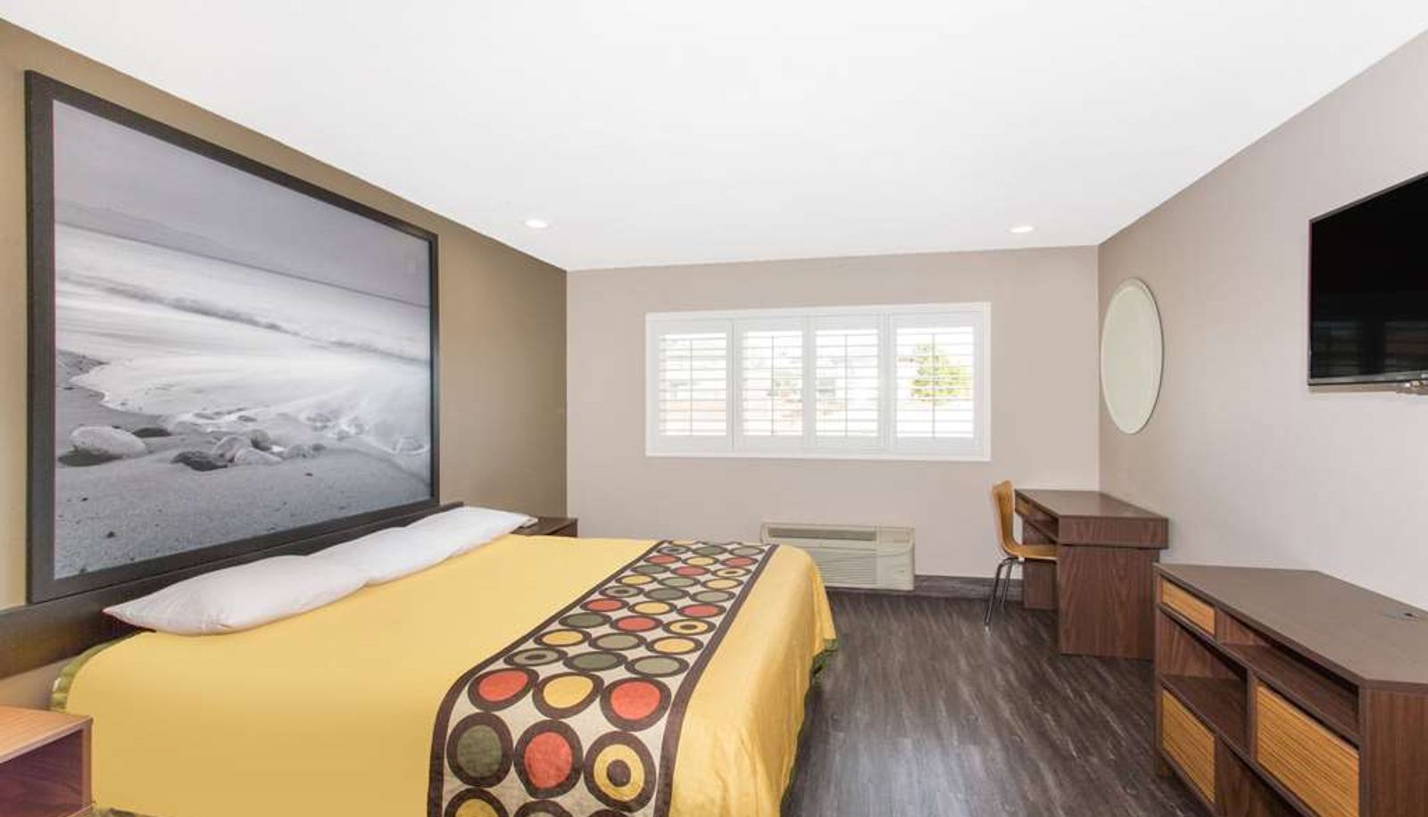 Kamer - Super 8 by Wyndham National City Chula Vista