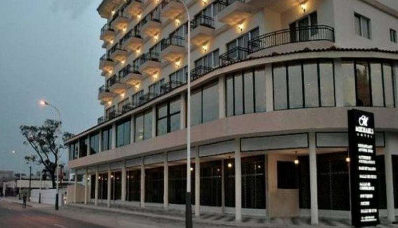 Vue extérieure - Mikhaels Hotel