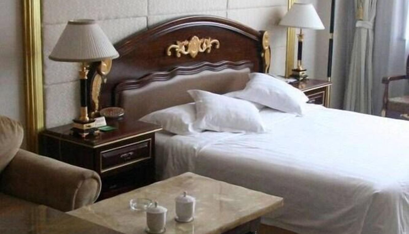 Camera standard - The Royal Palace Hotel