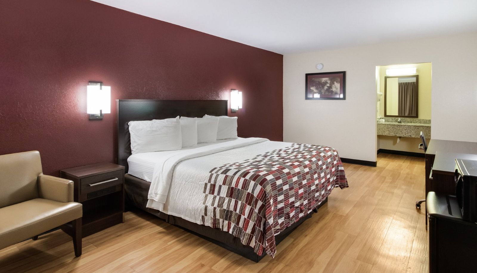 Room - Red Roof Inn & Suites Commerce - Athens