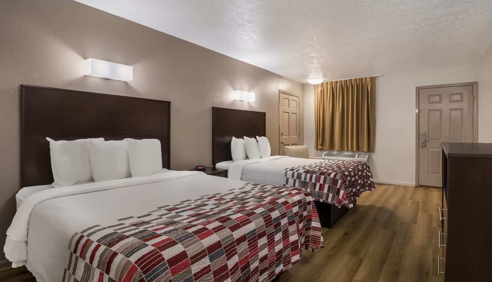 Room - Red Roof Inn Crossville