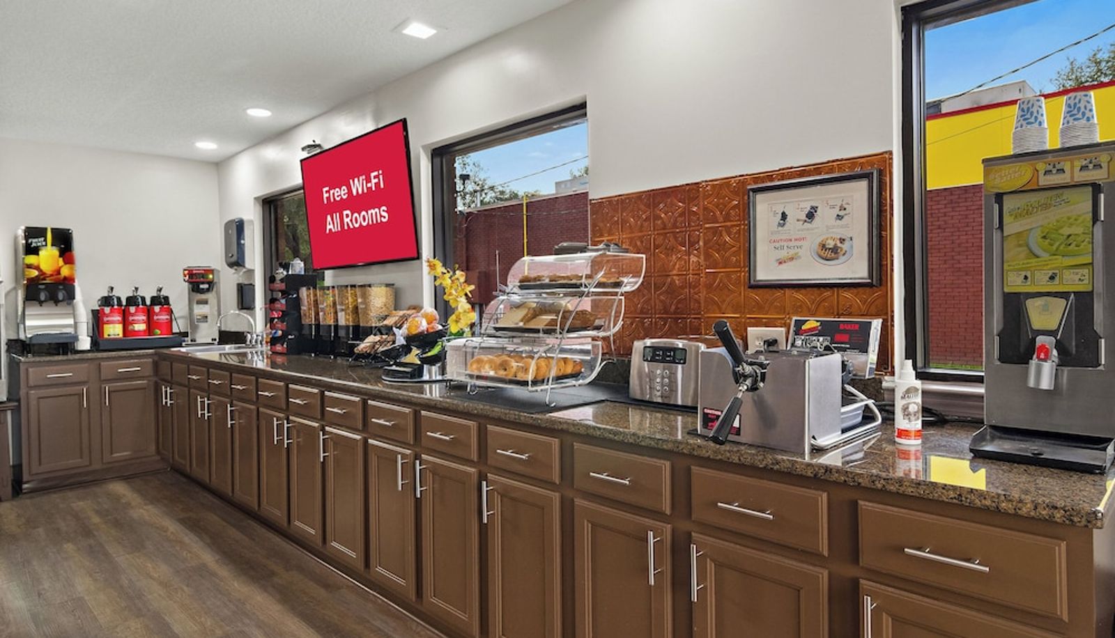 Breakfast room - Red Roof Inn Baldwin
