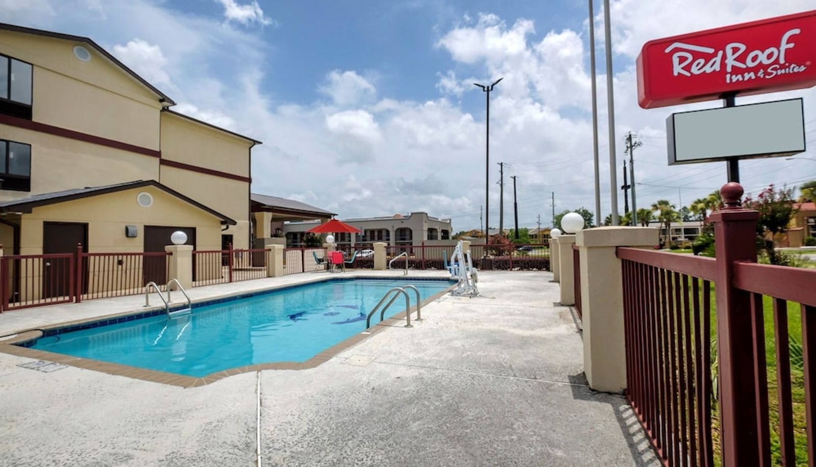 Basen - Red Roof Inn & Suites Mobile SW - I-10