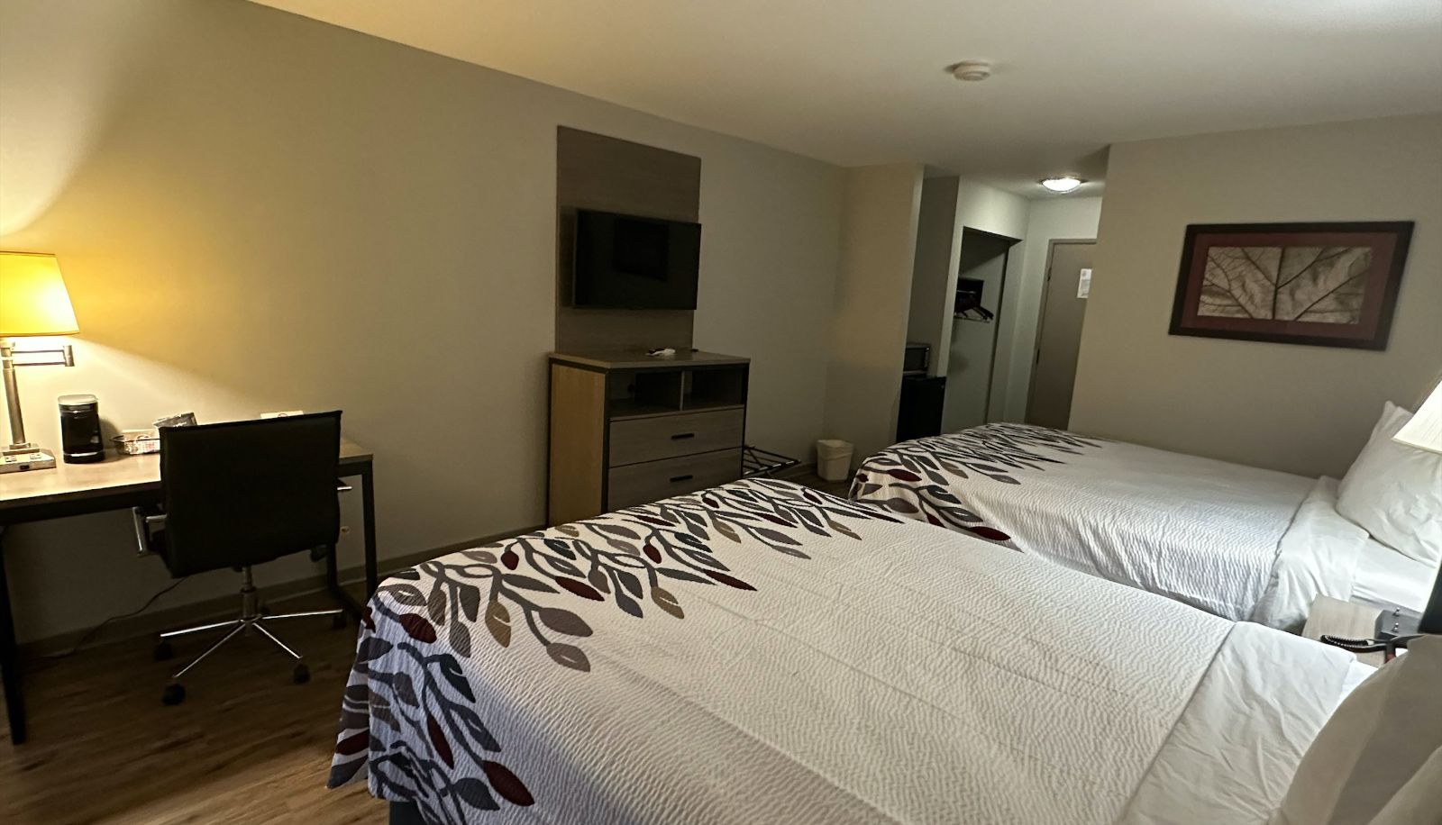 Room - Red Roof Inn Gurnee - Waukegan