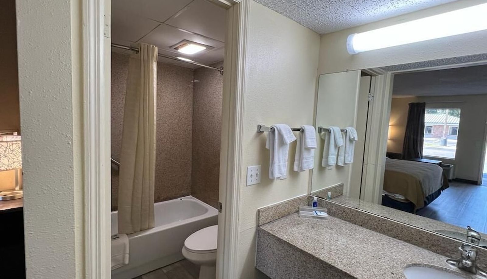 Badezimmer - Rodeway Inn Walterboro I-95