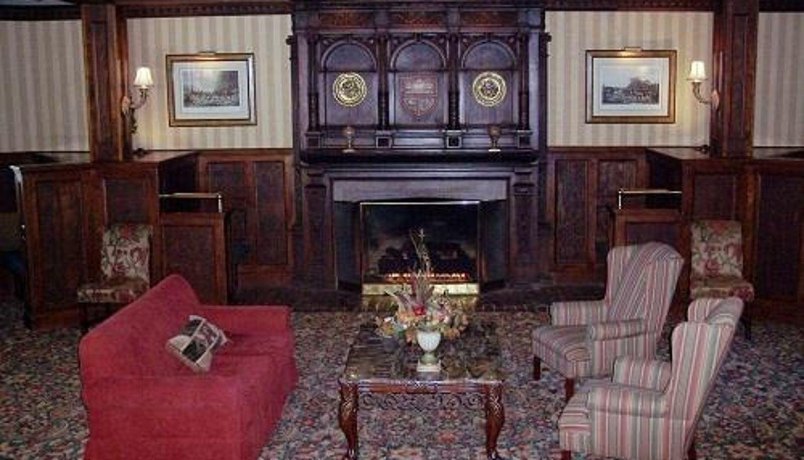 Lobby - THE ENGLISH INN