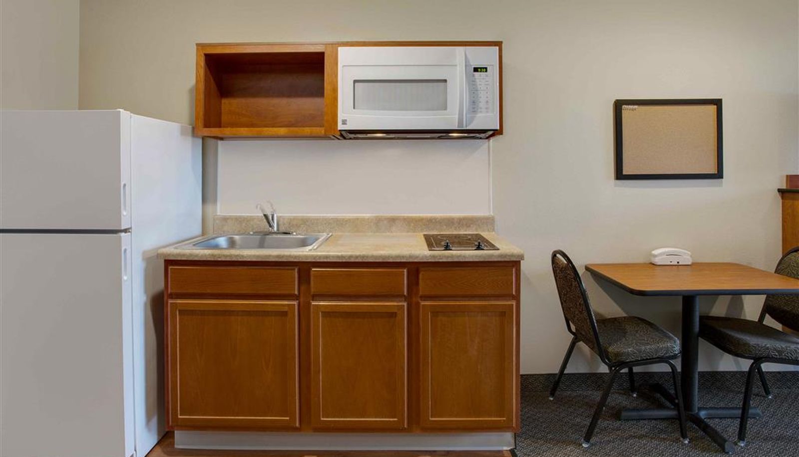 Zimmer - WoodSpring Suites Frederick I-70