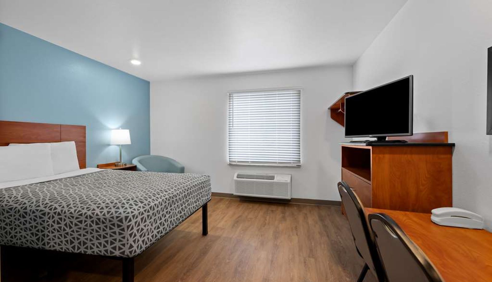 Room - WoodSpring Suites Hobbs
