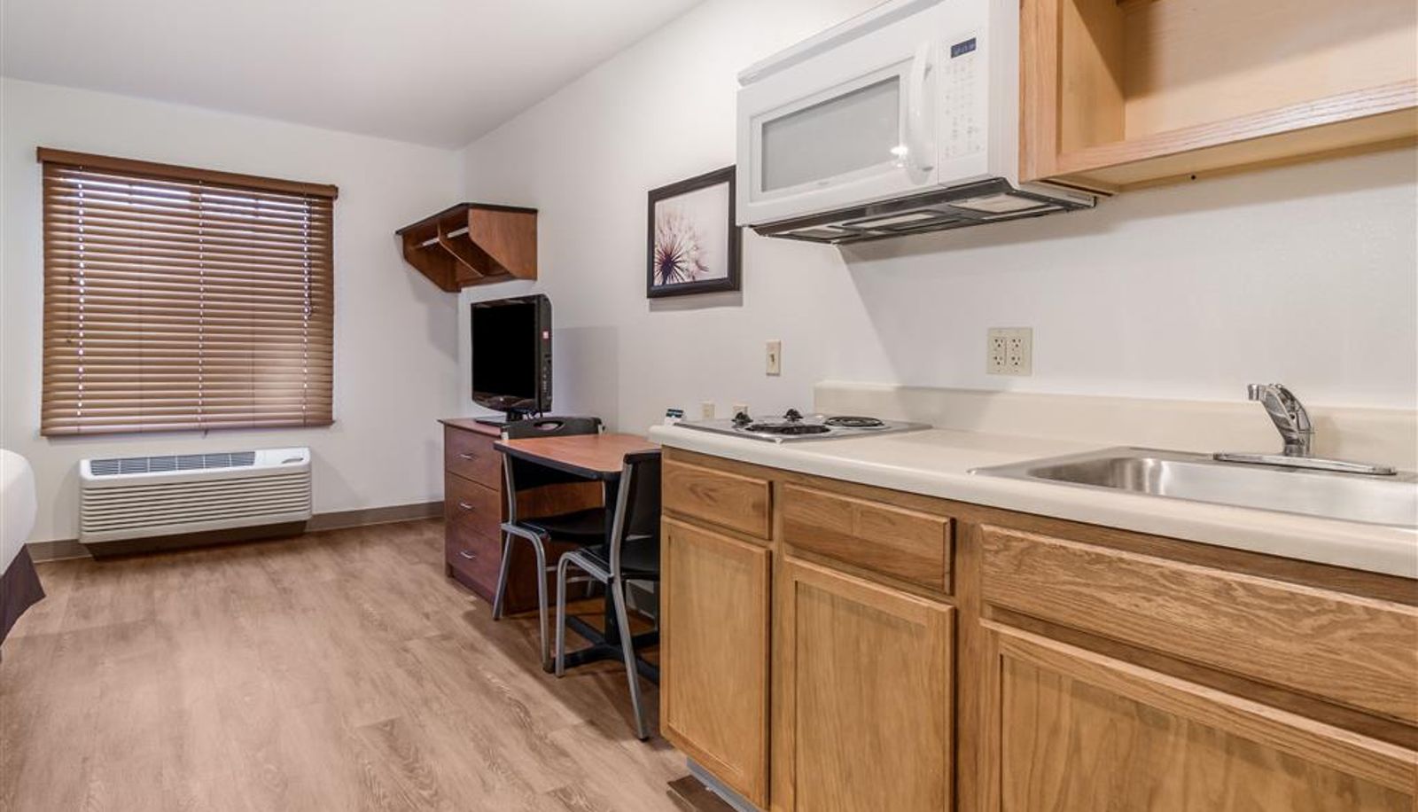 Zimmer - WoodSpring Suites Houston Baytown