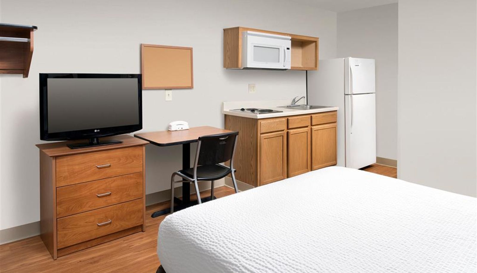 Room - WoodSpring Suites St Louis Arnold